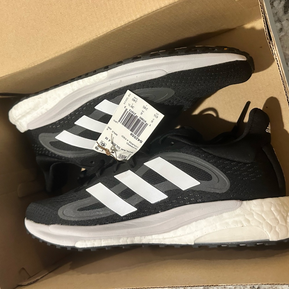 Brand New in box Adidas Unisex Solar Glide Run Shoes Black White Grey NWT Men6.5